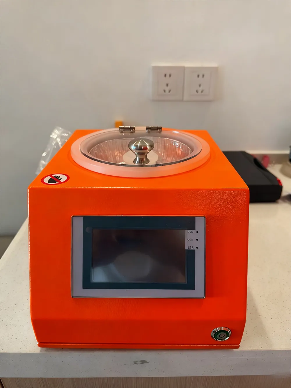 智能型匀胶机 (2).jpg 智能型匀胶机 (2).jpg